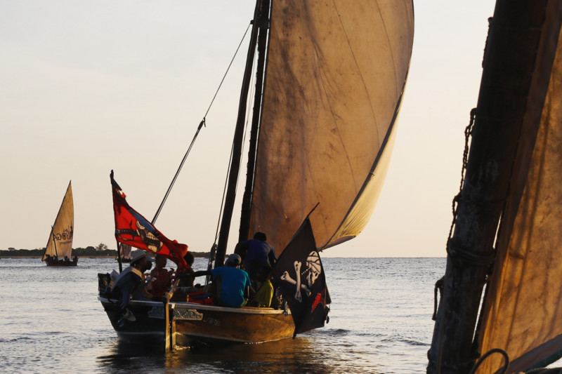 Seile langs Kenyas kyst - fra moderne yachter til tradisjonelle dhows